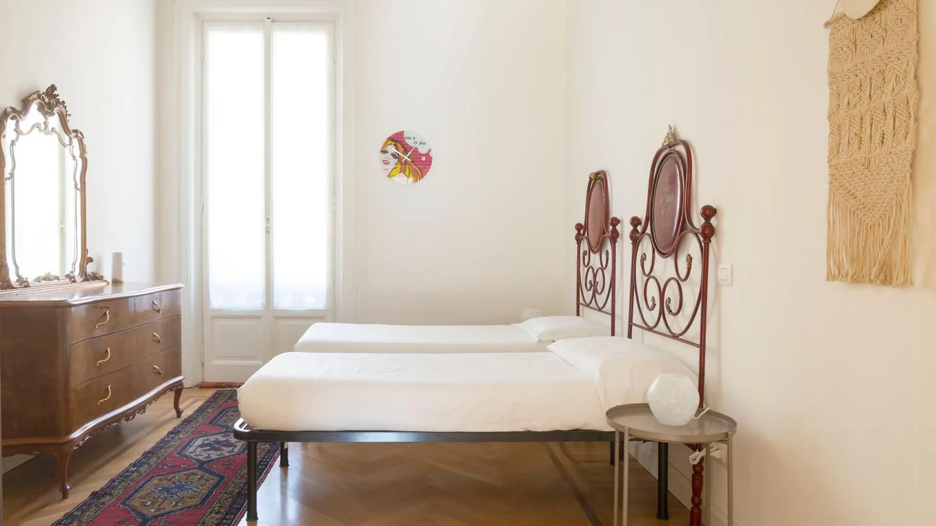 Milano Navigli Harmony Flat, Beautiful & Bright Apartment, 3 Bdr Milan