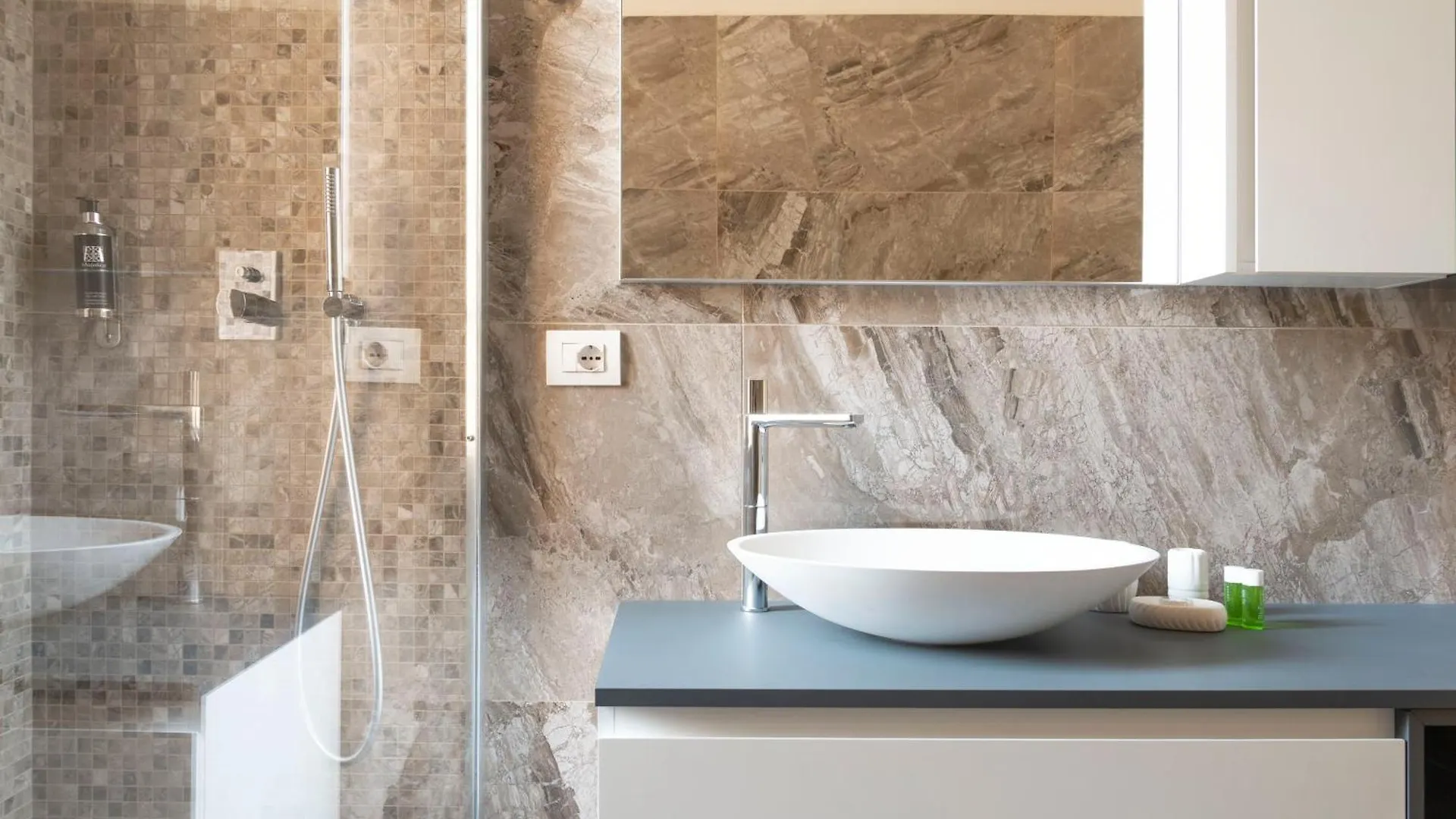 Milano Navigli Harmony Flat, Beautiful & Bright Apartment, 3 Bdr Italy