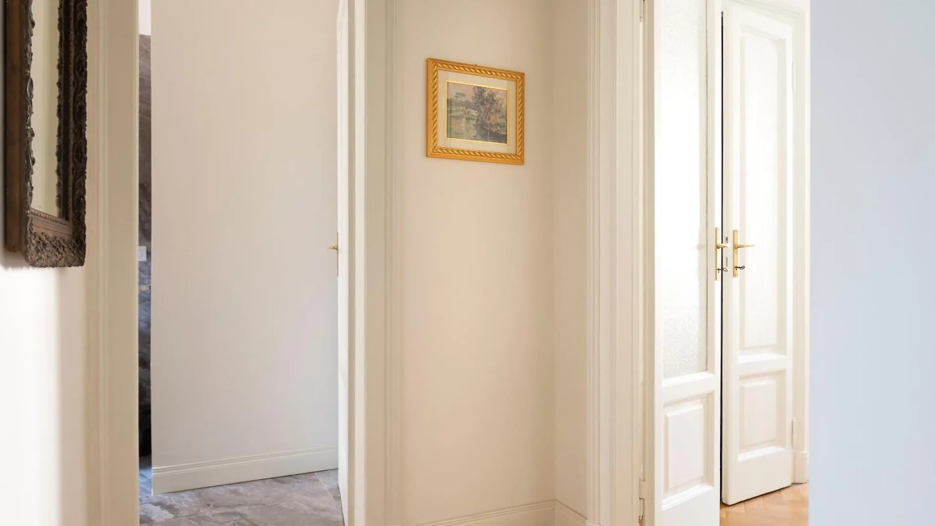 Milano Navigli Harmony Flat, Beautiful & Bright Apartment, 3 Bdr 0*, Milan Italy