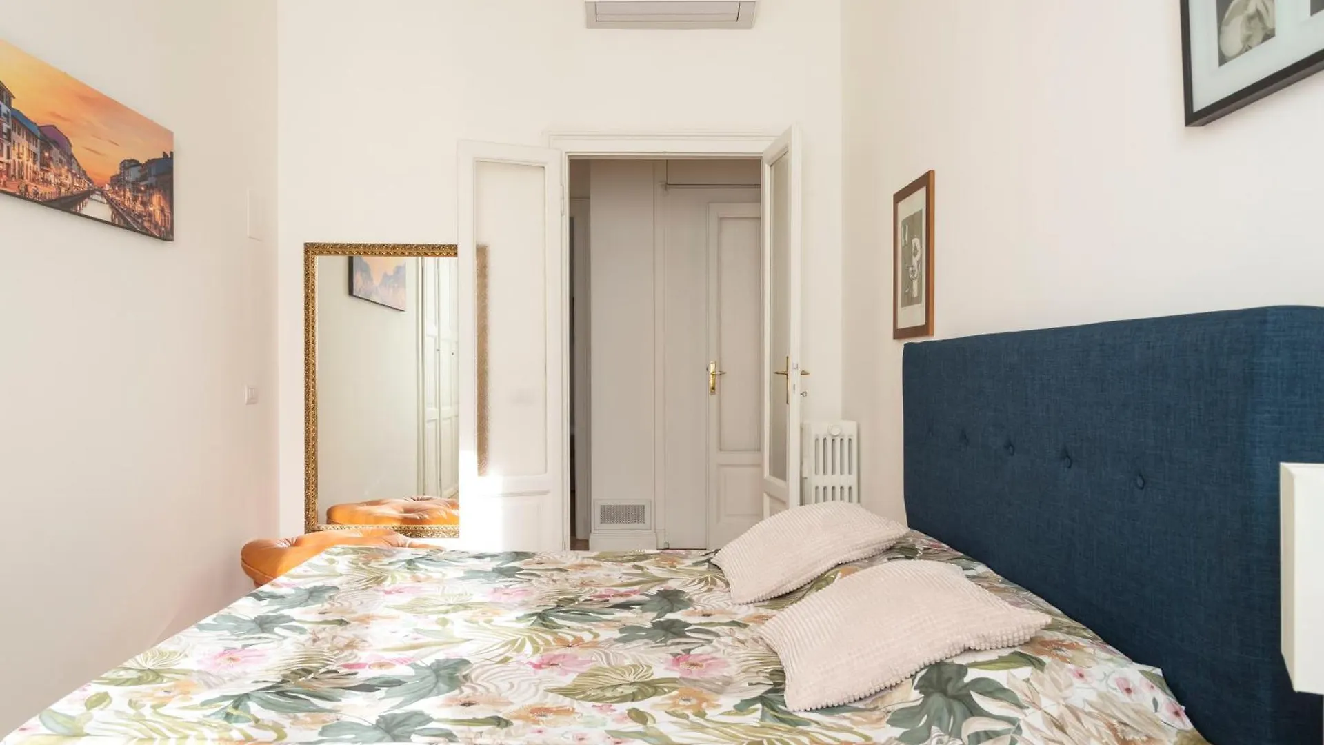 Milano Navigli Harmony Flat, Beautiful & Bright Apartment, 3 Bdr Italy