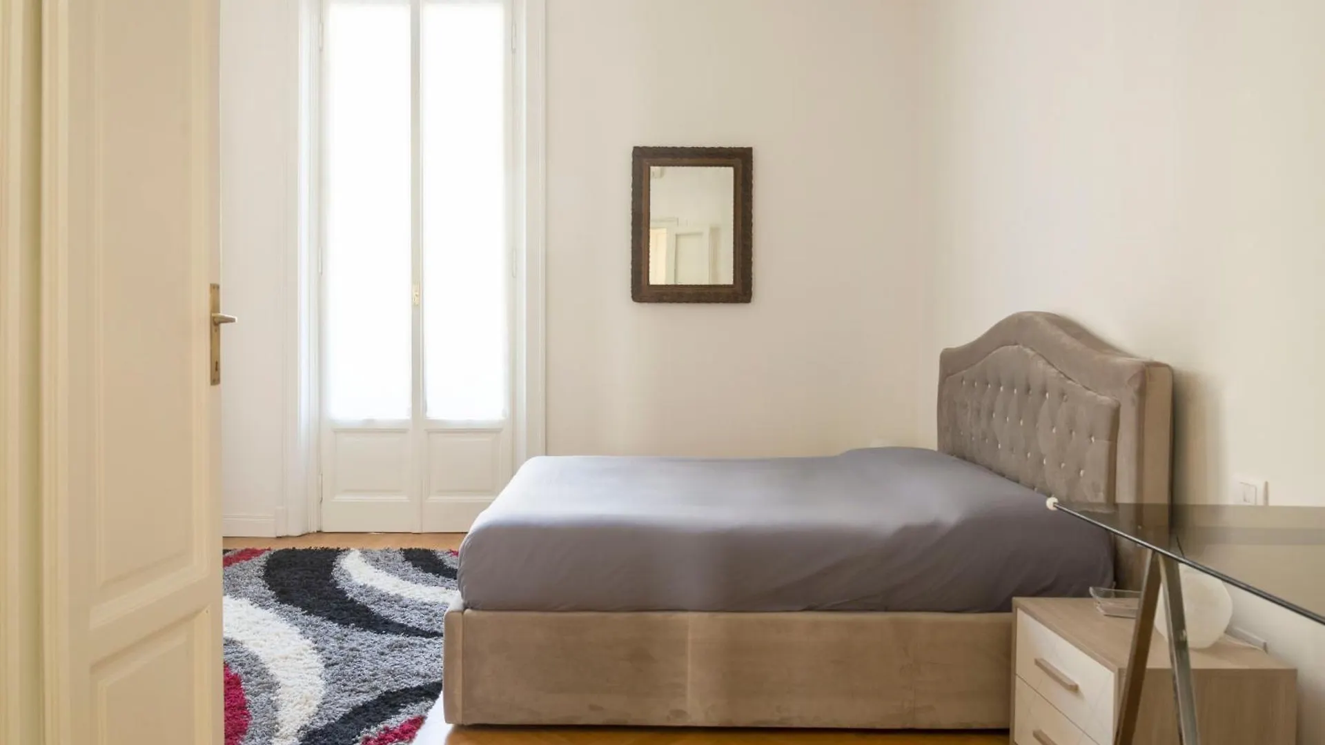 Milano Navigli Harmony Flat, Beautiful & Bright Apartment, 3 Bdr Apartment Milan