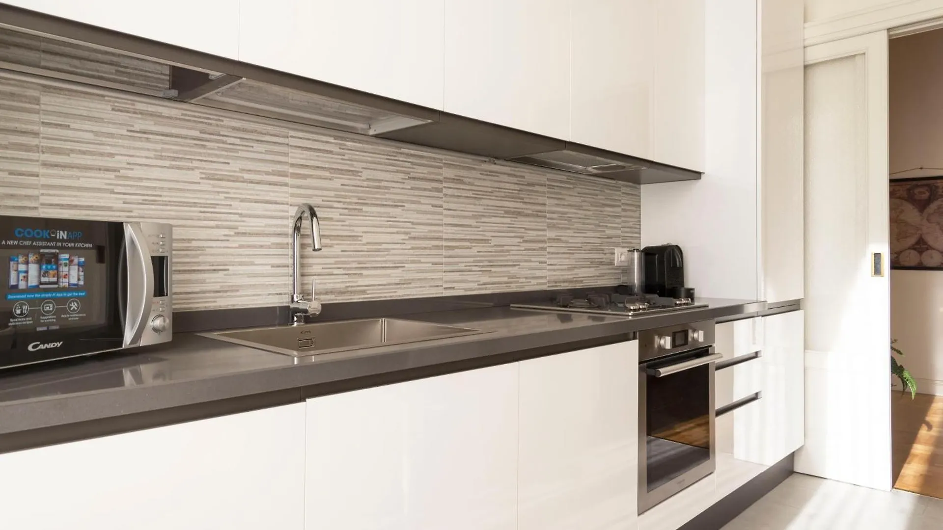 Milano Navigli Harmony Flat, Beautiful & Bright Apartment, 3 Bdr 0*, Milan Italy