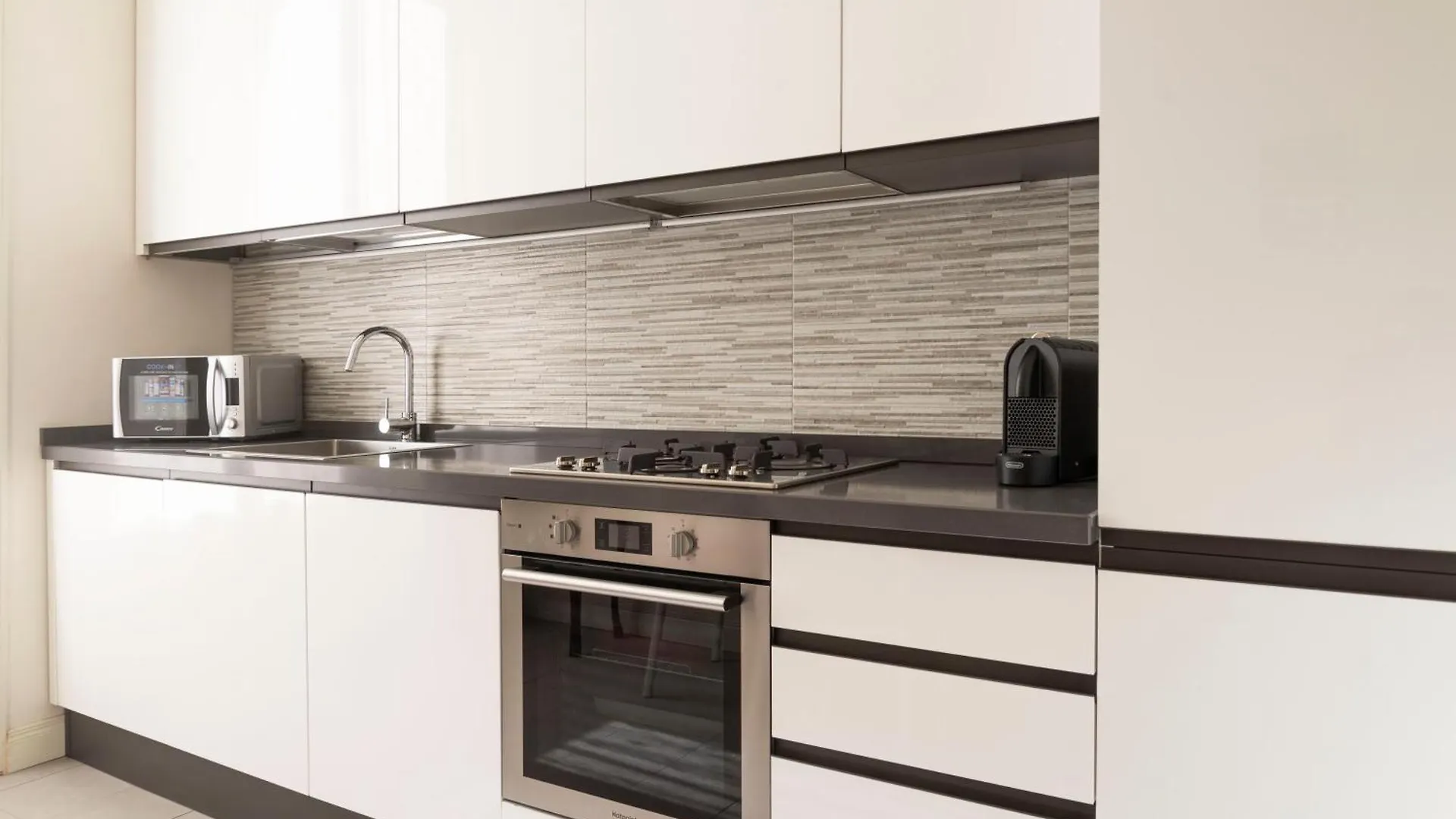 Milano Navigli Harmony Flat, Beautiful & Bright Apartment, 3 Bdr Milan